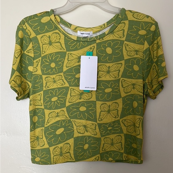 Juniors XL butterfly Crop 🌼NWT🌼 - Picture 1 of 2
